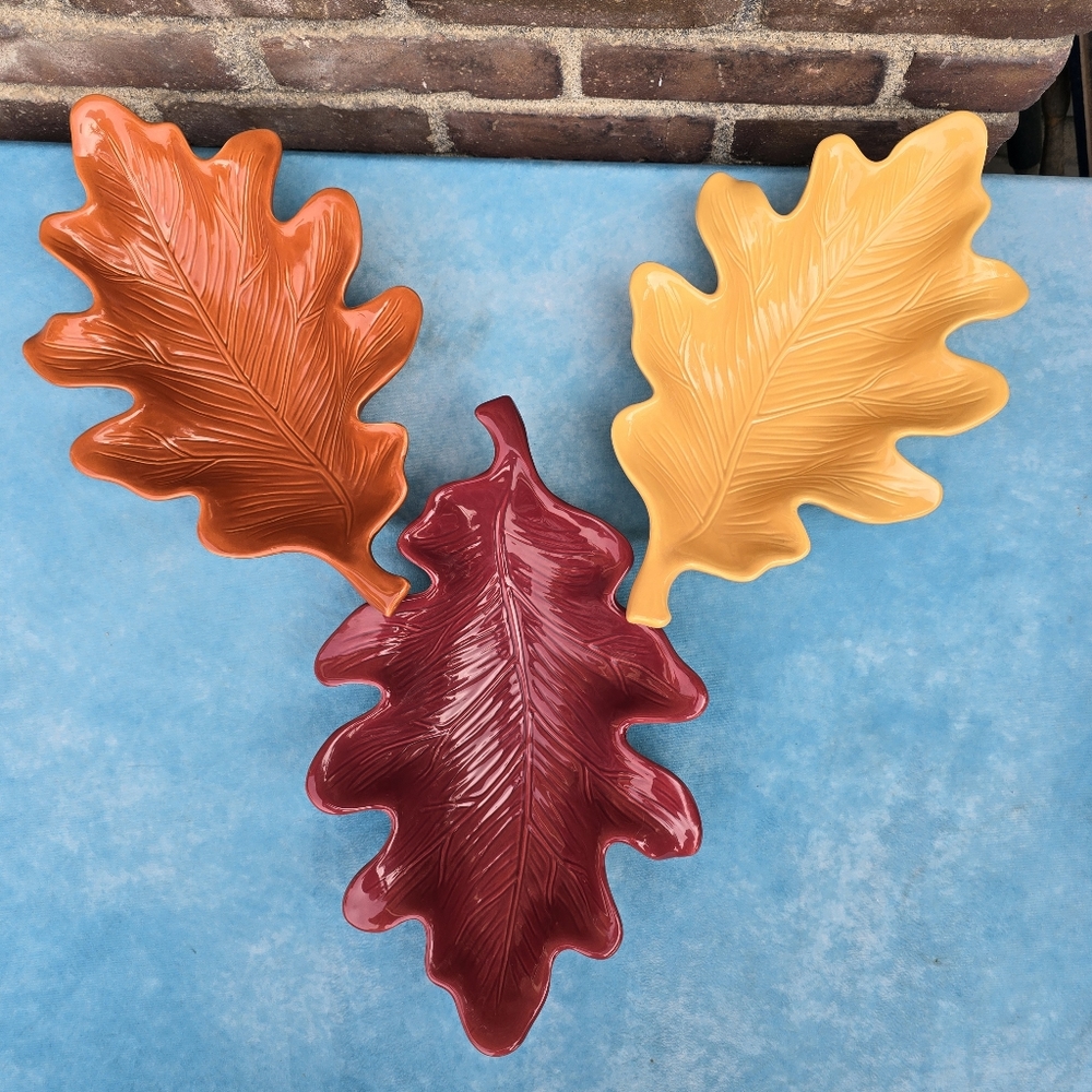 Harvest Set of Three Leaf Shape Ceramic Dining Snacks Serving Platter - Picture 10 of 14